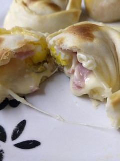 Una foto de Empanadas de jamón y queso