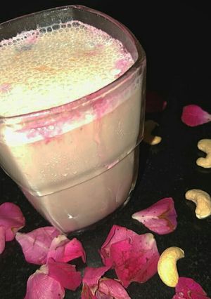 A picture of Kaju gulkand smoothie / cashew gulkand smoothie.