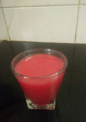 તરબૂચ અને સ્ટ્રોબેરી નુ મોકટેલ (Watermelon Strawberry Mocktail Recipe In Gujarati) રેસીપી મુખ્ય ફોટો
