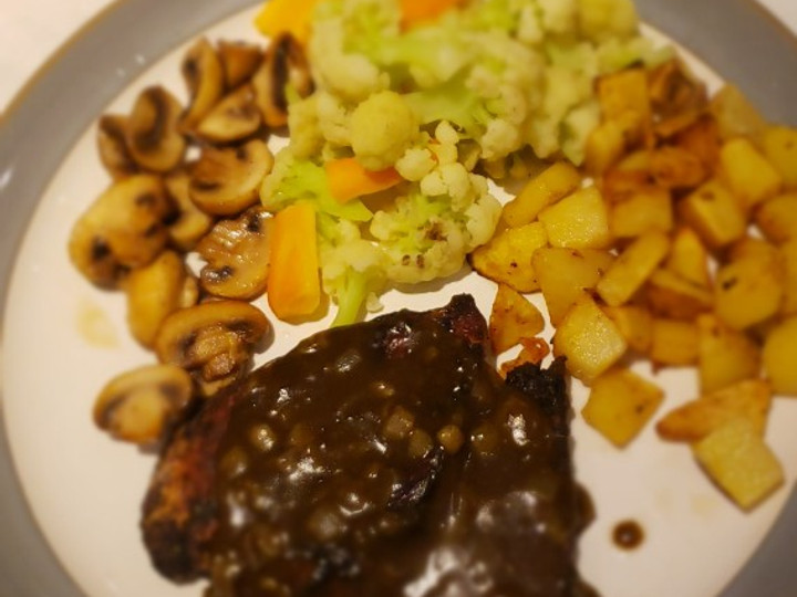 Langkah Mudah untuk Membuat Grilled chicken steak with black pepper sauce yang Bikin Ngiler