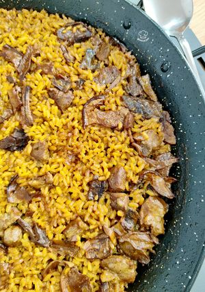 Una foto de Arroz con carrillada de cerdo y boletus