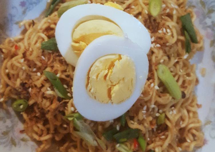 Mie Goreng Saus Kacang ala Thailand