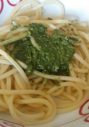 Une photo de Pesto de basilic