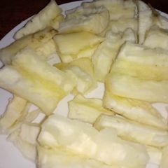 A picture of Boiled cassava.