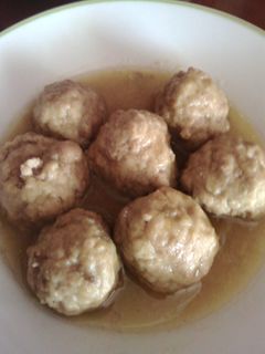 Una foto de Albóndigas con arroz blanco