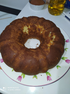 A picture of Vanilla bundt cake.