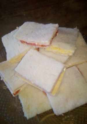 Una foto de Sándwiches de miga