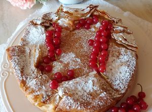 Foto di Crostata cheesecake con frutti di bosco e limone in pasta fillo