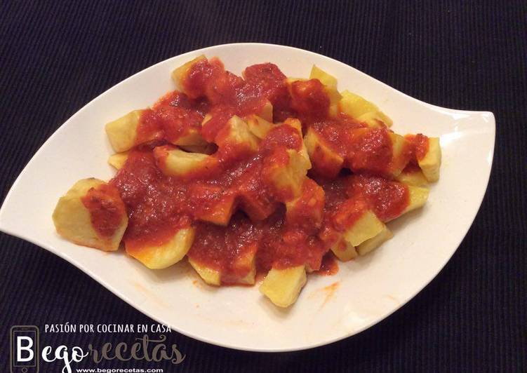 Patatas bravas