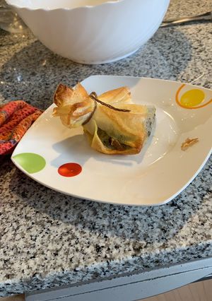 Una foto de Saquitos de morcilla con masa brick