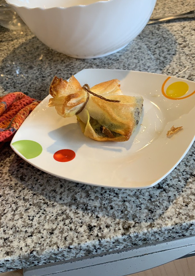 Una foto de Saquitos de morcilla con masa brick