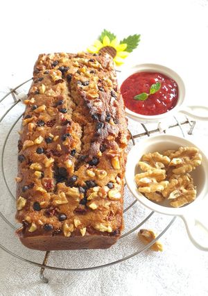 A picture of Strawberry Banana Bread with Walnuts.