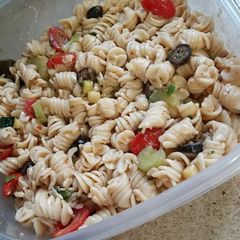 A picture of (Vegan) Italian Pasta Salad.