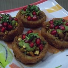 A picture of Sprouts aloo katori chat.