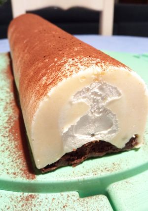 Une photo de Bûche nougat poire