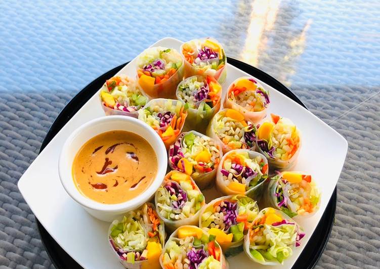 Rainbow Vegetables Rolls with Peanut Sriracha Dipping Sauce