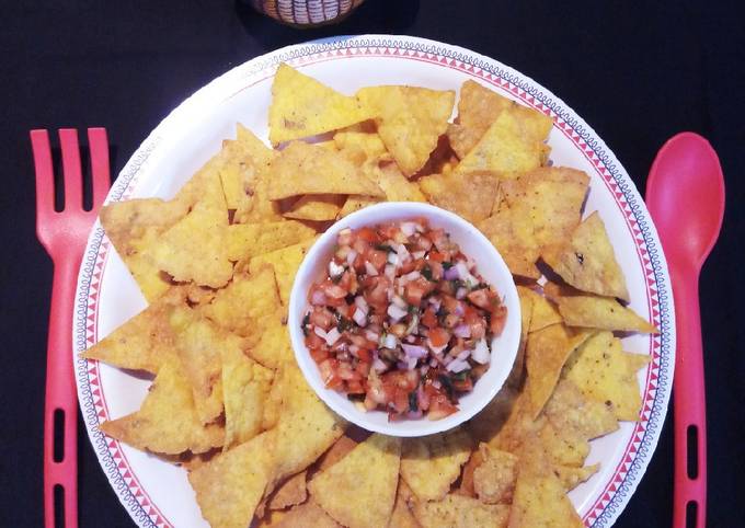 Easiest Way to Prepare Ultimate Nachos With Tomato Salsa