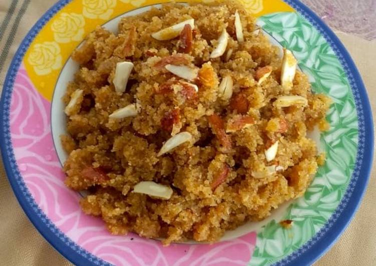 Recipe of Any-night-of-the-week Suji ka Halwa 😋😋😋