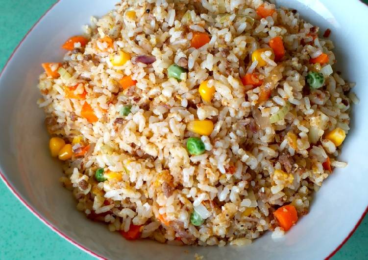 Bagaimana Menyiapkan Nasi Goreng Sayur Campur yang Enak