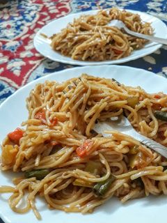 नूडल्स (Noodles recipe in Hindi) रेसिपी मुख्य फोटो