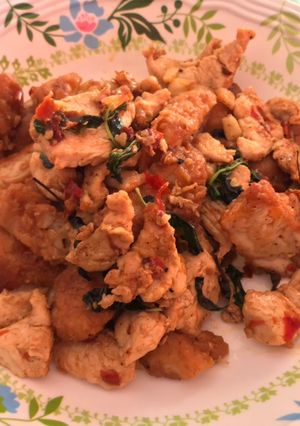รูปของ กระเพราไก่ไก่ทอด🍗