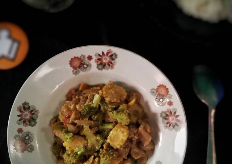Tumis Brokoli, Ayam dan Baby corn
