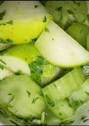 عکسی از دستور سالاد سیب و کرفس