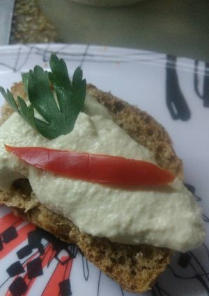 Una foto de Paté de aceitunas  verdes