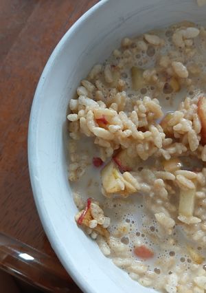 A picture of Rice Bubbles with Warmed Cinnamon and Brown Sugar Apple.