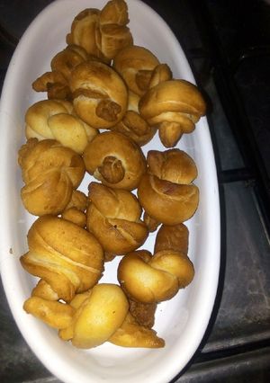 A picture of Knot rolls.