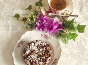 Foto di Crostatine alle pesche con frolla alle mandorle e carrube