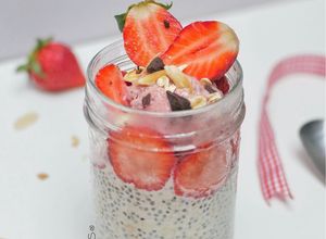 Foto resep Strawberry Sorbet Chia Overnight Oats