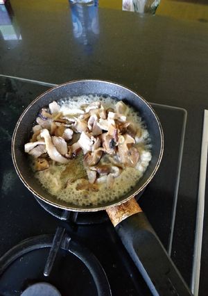 Hình của món Thịt heo xào nấm đông cô.