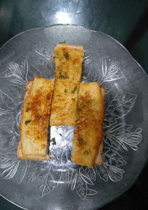 ચીઝ ગાર્લિક બ્રેડ (Cheese garlic bread Recipe in Gujarati) રેસીપી મુખ્ય ફોટો
