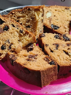 Una foto de Budín con frutos secos y chips de chocolate