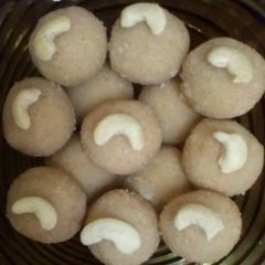 Rava Ladoo A picture of Rava Ladoo.