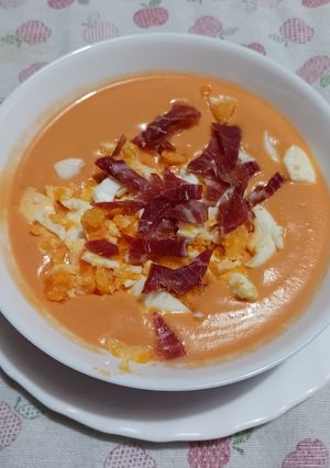 A picture of Salmorejo.