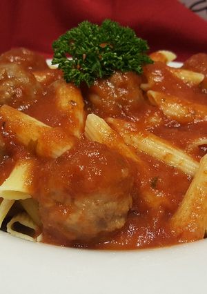 Une photo de Boulettes de bœuf en sauce tomate