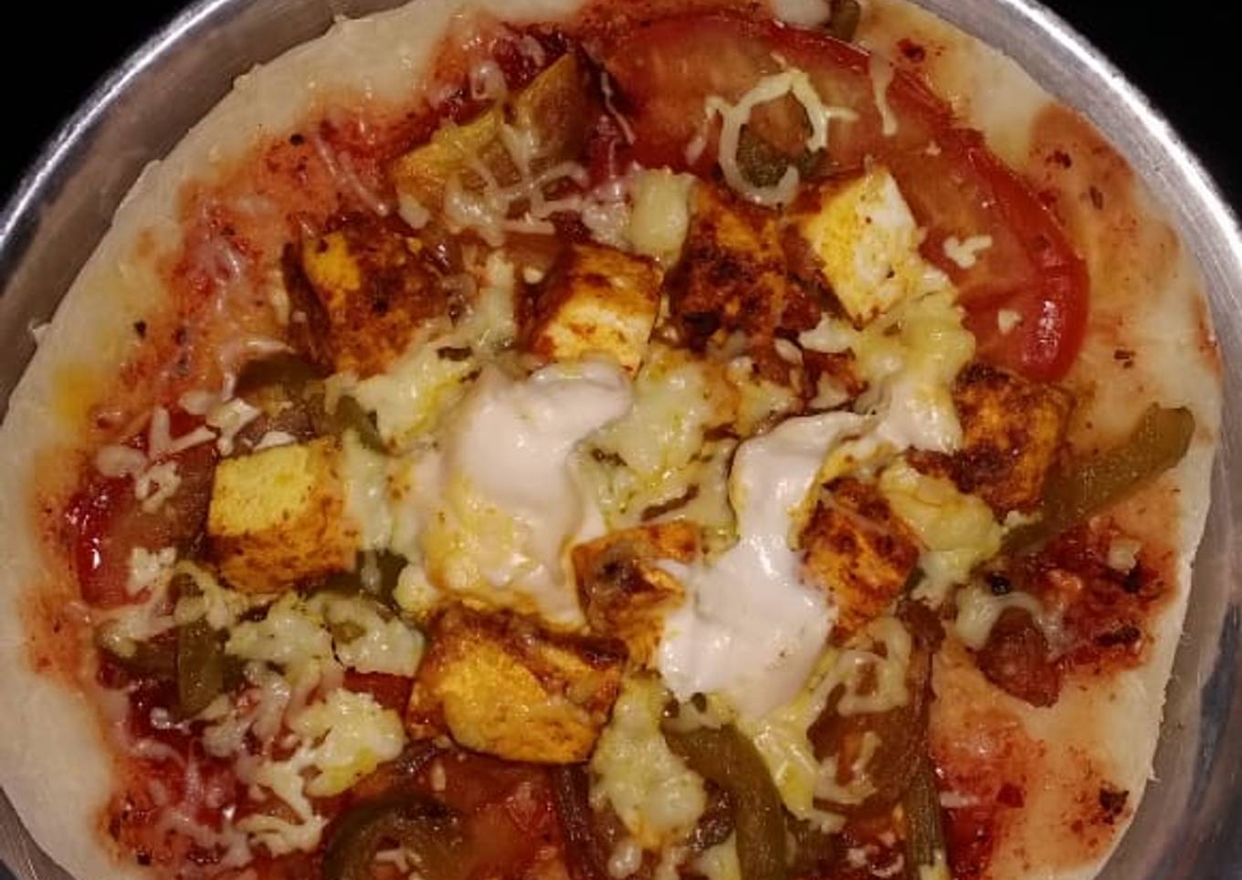 Homemade Pizza.. without yeast..and super indian style..in Kadhai