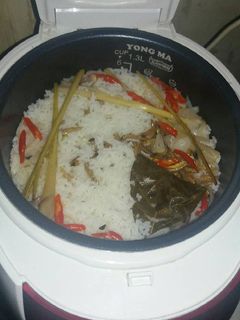 Foto resep Nasi liwet teri medan