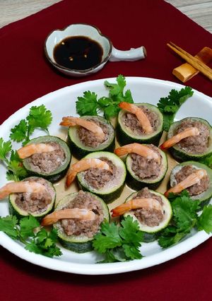 Hình của món Bí ngòi hấp tôm thịt.