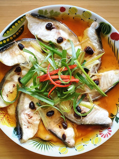 清蒸鱘龍魚菲力 的食譜成品照片