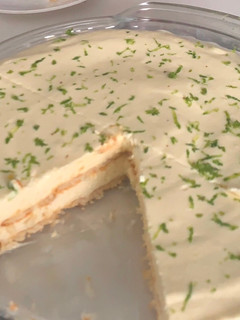 Una foto de Postre frío de limón !!en licuadora y sin horno!!