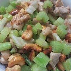 A picture of Chicken Cashew Celery Stir Fry 腰果西芹炒雞丁.