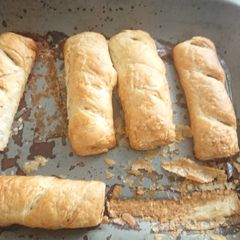 A picture of Sausage rolls mf.