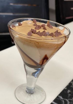 ડેલગોના કોફી (Dalgona Coffee Recipe In Gujarati) રેસીપી મુખ્ય ફોટો