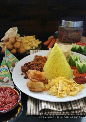 Foto resep Nasi kuning rice cooker