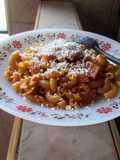 Macarrones secos con un toque de chipotle y jamón