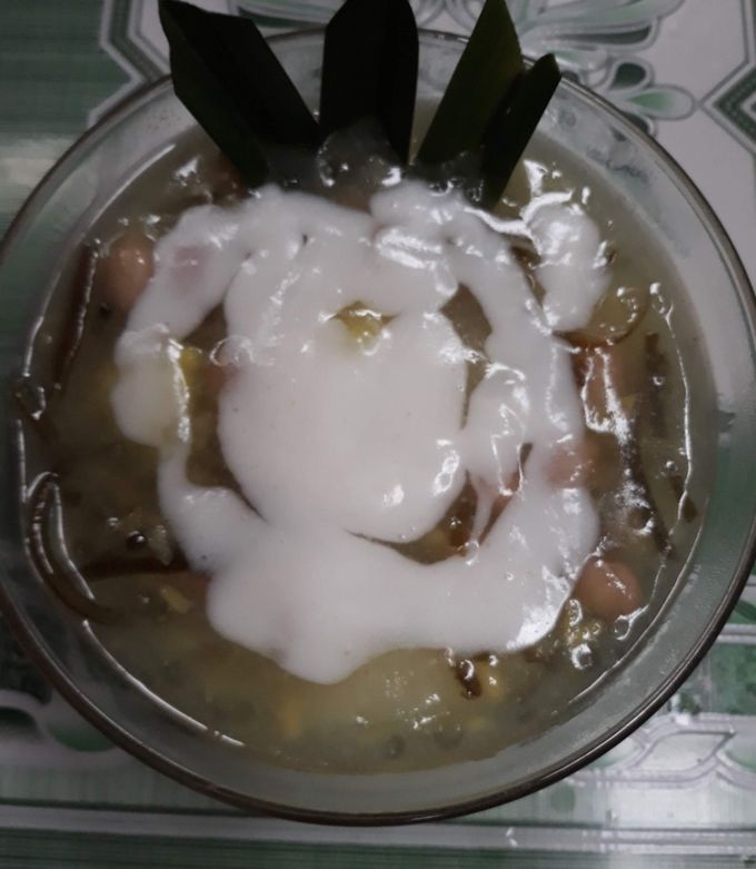 Hình của món Chè bà ba.