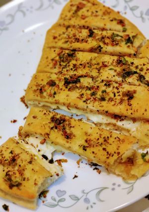 A picture of Stuffed Garlic bread.
